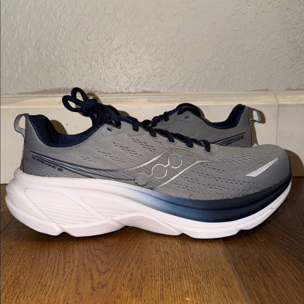 Men’s Saucony Hurricane 25